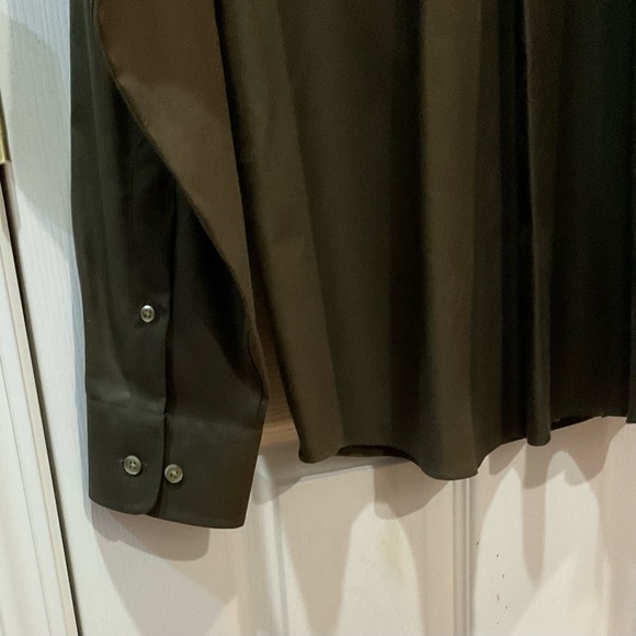 Eddie Bauer dark green button down shirt L NWOT - Picture 5 of 10